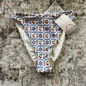 Dippin Daisy’s Palermo Seashore Bottom